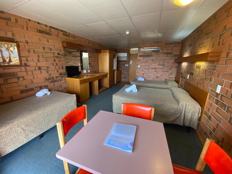 Hawker Hotel Motel - New Castle Holiday 0