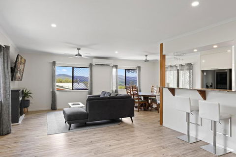 Highview Atherton - New Castle Holiday 2