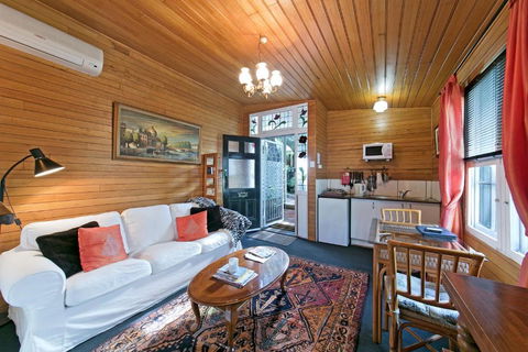 Hillside Country Retreat - New Castle Holiday 0