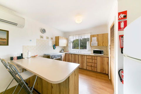Hillside Country Retreat - New Castle Holiday 3