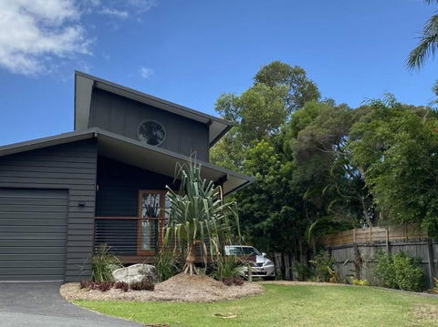 Hilltop Woods Noosa - New Castle Holiday 1