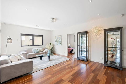 Home & Theatre, Golf, Highpoint - New Castle Holiday 1