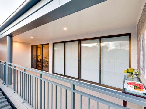 Ibis Styles Canberra Tall Trees - New Castle Holiday 1