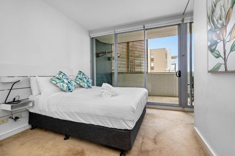 Honeysuckle Apartment With Gorgeous Water Views! - New Castle Holiday 2