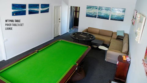 Hot Tub, Ice Bath, Gym, Sauna, Pool Table Coorparoo Haven - New Castle Holiday 2