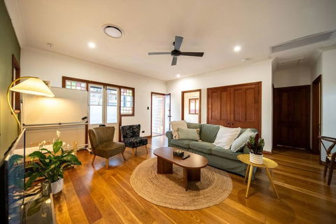 House Of Fairy Wren -Charming Queenslander Cottage Mins Drive To Brisbane CBD And Gabba Stadium! - New Castle Holiday 0