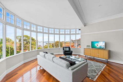 Huge Harbour View Apartment In Historic Home - New Castle Holiday 1