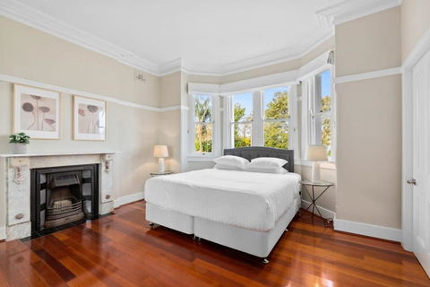 Huge Harbour View Apartment In Historic Home - New Castle Holiday 2