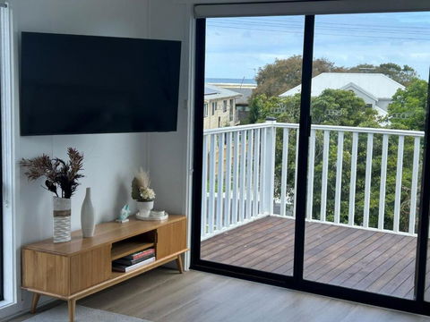 Iconic Beach House On Bruce - New Castle Holiday 2
