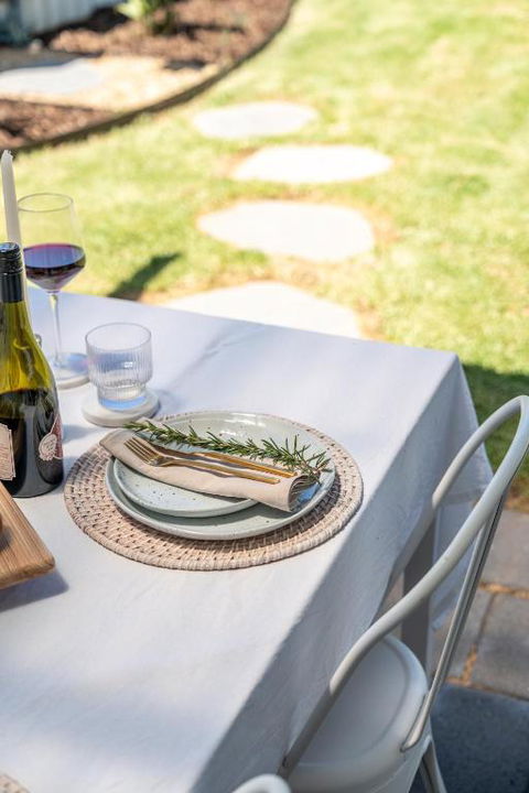 ILUKA Luxe Accommodation, Relaxed Coastal Vibe - New Castle Holiday 3