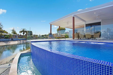 INCREDIBLE VALUE - Perfect For Large Families - New Castle Holiday 0