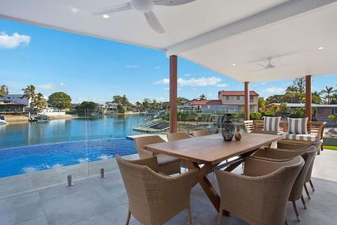 INCREDIBLE VALUE - Perfect For Large Families - New Castle Holiday 1