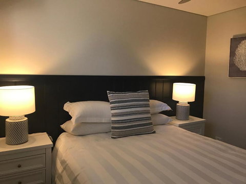 Inn Scone - New Castle Holiday 3