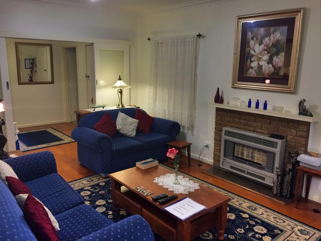 Rutherglen VIC New Castle Holiday