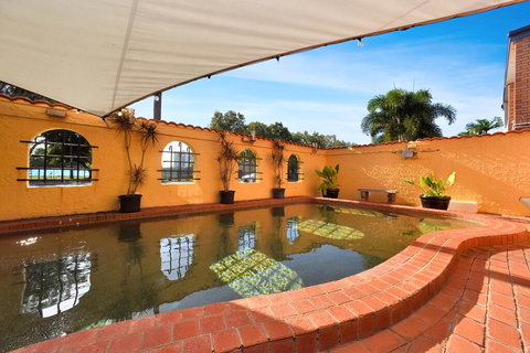 Adobe Motel - New Castle Holiday 1