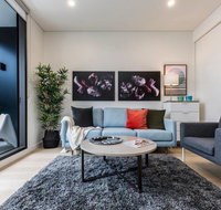 Air Conditioned One Bedroom with Pool Close To CBD - New Castle Holiday