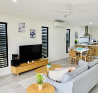 AIRLIE BEACH Delight. Hop skip jump to everything - New Castle Holiday