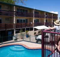 Airlie Beach YHA - New Castle Holiday