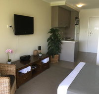 Airlie Central Apartments - New Castle Holiday