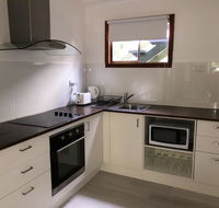 Airlie Getaway Unit 3 - New Castle Holiday
