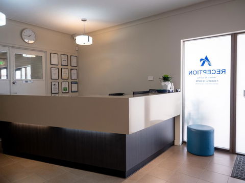 Airport Admiralty Motel - New Castle Holiday 1