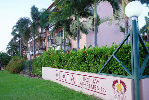 Alatai Holiday Apartments - New Castle Holiday 2