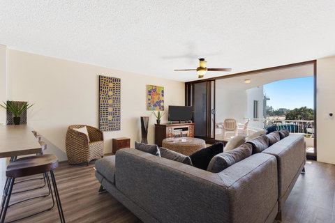 Alex Headland Beachfront - New Castle Holiday 1