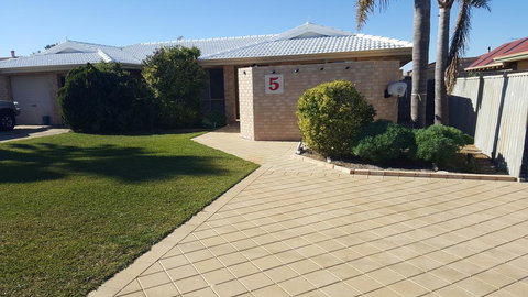 Alexander Drive B & B - New Castle Holiday 2