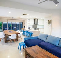 Alexandra Headland Luxury Townhouse - New Castle Holiday