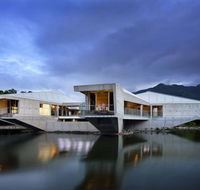Alkira Award Winning Luxury Beachfront Rainforest Holiday House - New Castle Holiday