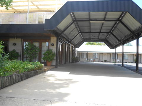 All Seasons Motor Lodge - New Castle Holiday 0