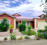 All Seasons Port Elliot Holiday House - New Castle Holiday
