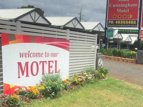 Allan Cunningham Motel - New Castle Holiday 1