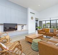 Allure on Barclay - New Castle Holiday