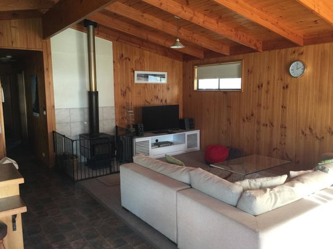 Alluvion Beach Cottage - New Castle Holiday 2