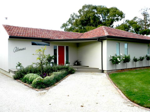 Almas Cottage - New Castle Holiday 1