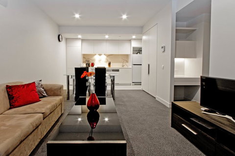 Along Melbourne's Magic Boulevard - New Castle Holiday 2