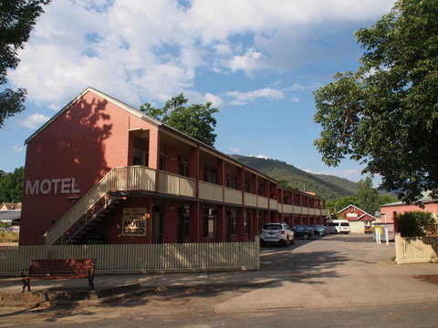 Alpine Hotel Bright - New Castle Holiday 0