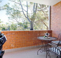 Amanda Court 2/1 Weatherly Cl - Renovated unit with aircon wifi and Close to the beach - New Castle Holiday