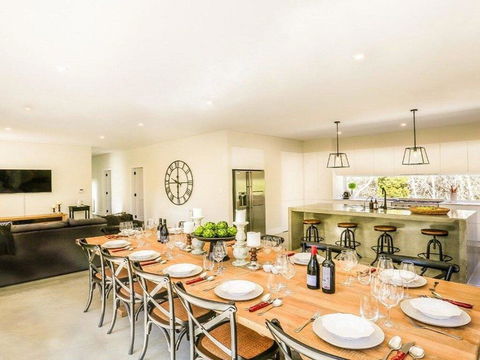 Amaroo - Modern, Luxurious And Chic - New Castle Holiday 3