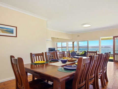 Amazing Aspects - Perched Above Tilbury Cove - New Castle Holiday 1