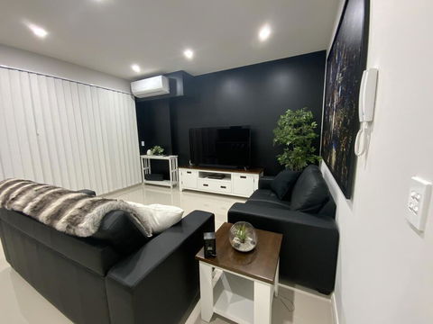 Amazing New Apartment Penrith, Prime Location - New Castle Holiday 2