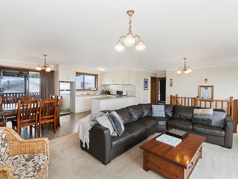 AMBIENCE BY THE SEA - New Castle Holiday 0