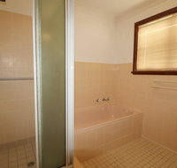 Amzaz 15 Korogora Street - New Castle Holiday