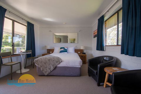 Anchor Bay Motel - New Castle Holiday 2