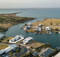 Anchored - Access to the Gippsland Lakes - New Castle Holiday