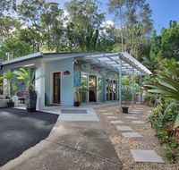 Ancient Gardens Guesthouse  Botanical Gardens - New Castle Holiday
