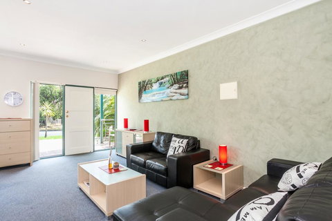 Anglesea River Apartments - 2 Bed Unit 2/4 - New Castle Holiday 1