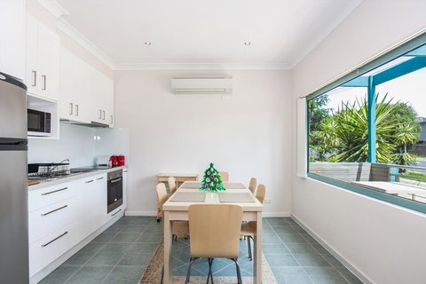 Anglesea River Apartments - 2 Bed Unit 2/4 - New Castle Holiday 3