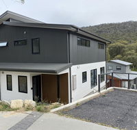 Aniyah Chalet - New Castle Holiday